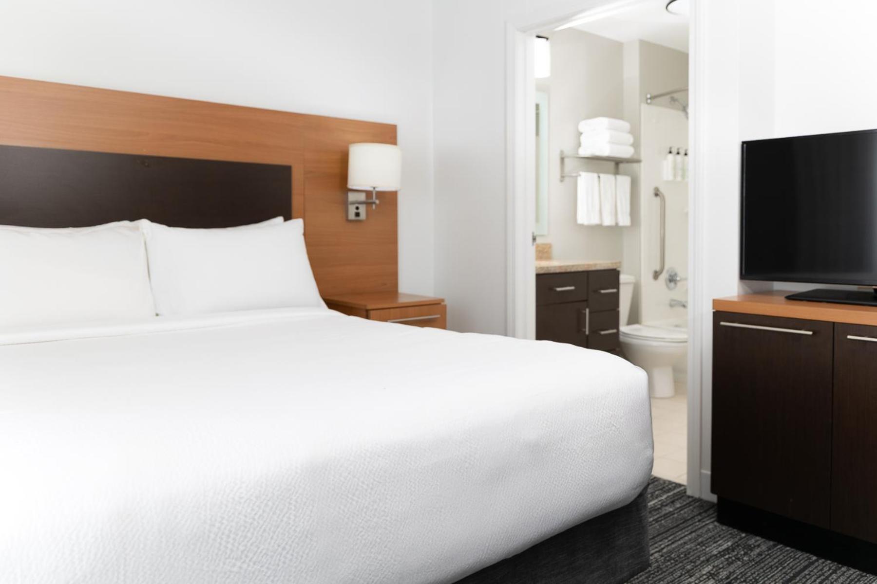 Towneplace Suites By Marriott Erie Exterior photo