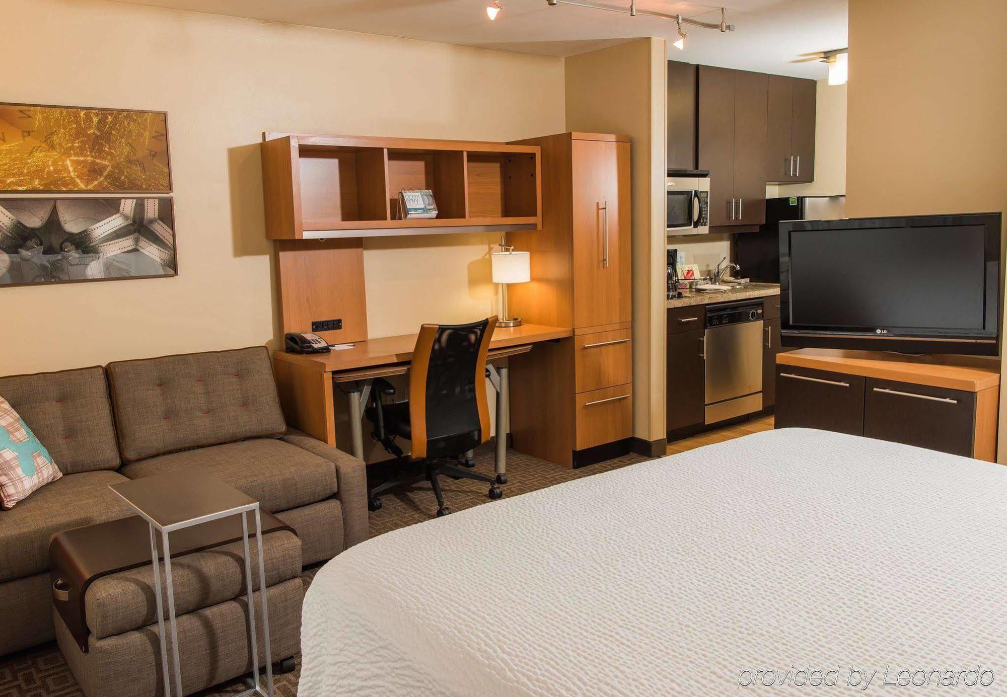 Towneplace Suites By Marriott Erie Exterior photo